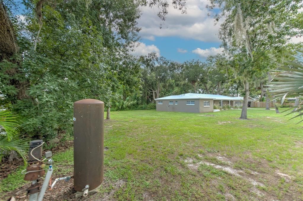 For Sale: $450,000 (2 beds, 2 baths, 1588 Square Feet)