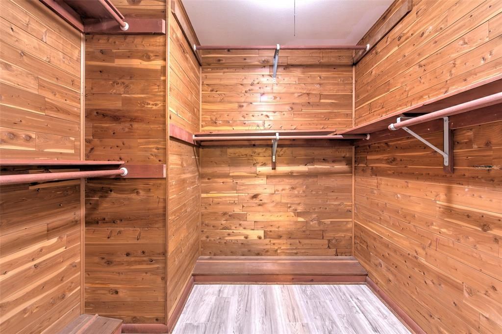 For Sale: $450,000 (2 beds, 2 baths, 1588 Square Feet)