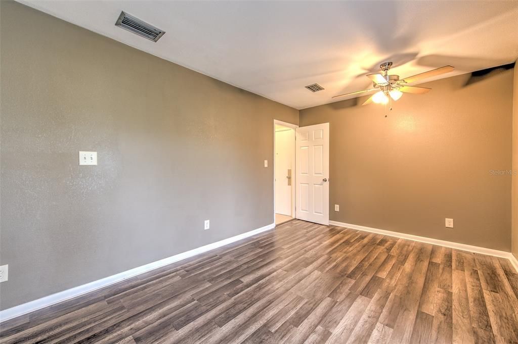 For Sale: $450,000 (2 beds, 2 baths, 1588 Square Feet)