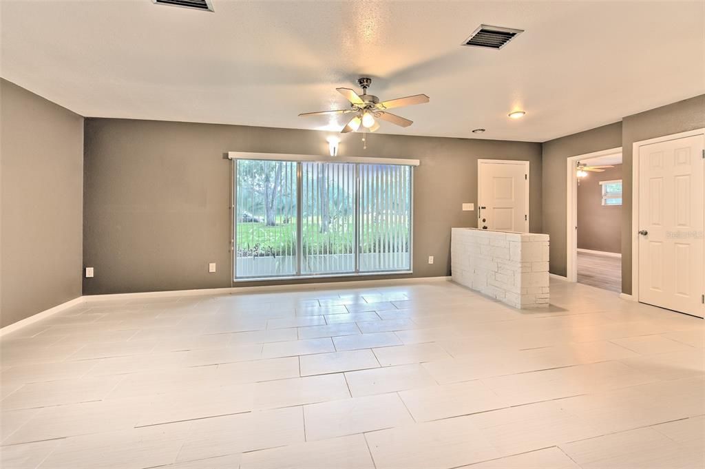 For Sale: $450,000 (2 beds, 2 baths, 1588 Square Feet)