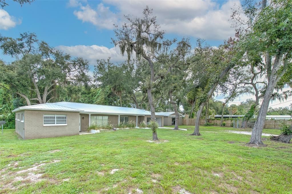 For Sale: $450,000 (2 beds, 2 baths, 1588 Square Feet)
