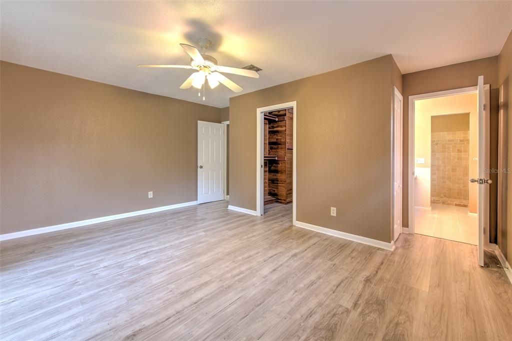 For Sale: $450,000 (2 beds, 2 baths, 1588 Square Feet)