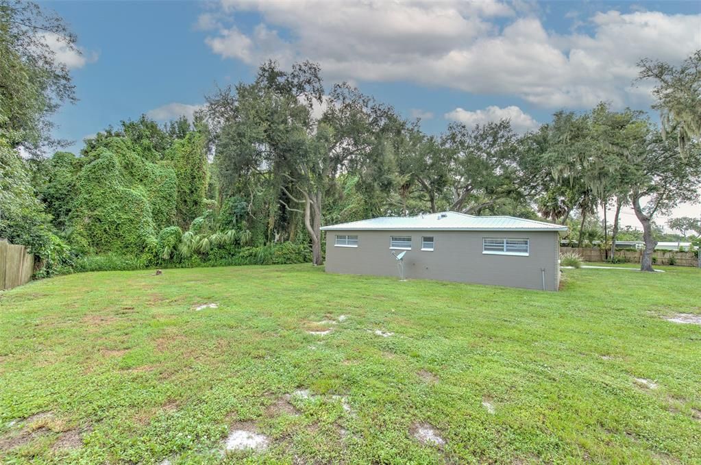 For Sale: $450,000 (2 beds, 2 baths, 1588 Square Feet)
