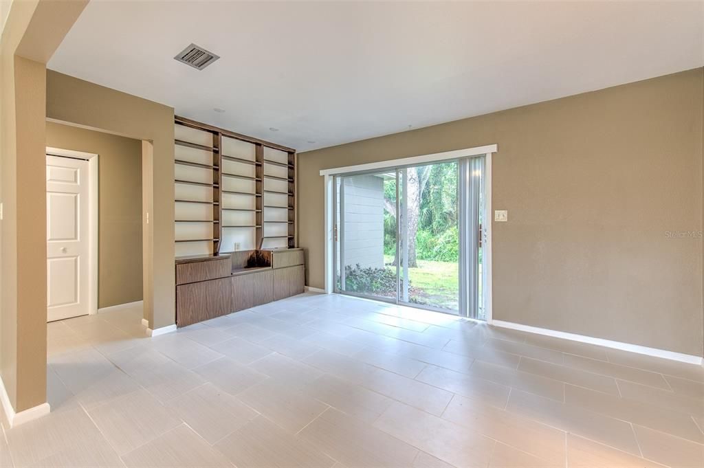 For Sale: $450,000 (2 beds, 2 baths, 1588 Square Feet)