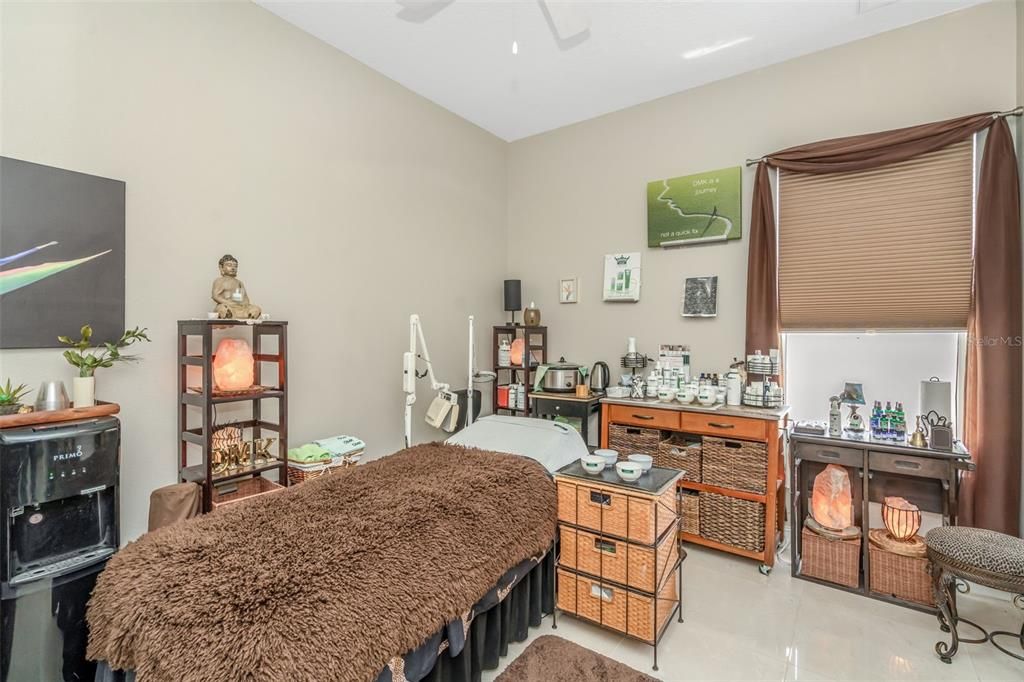 En Venta: $675,000 (3 camas, 3 baños, 2636 Pies cuadrados)