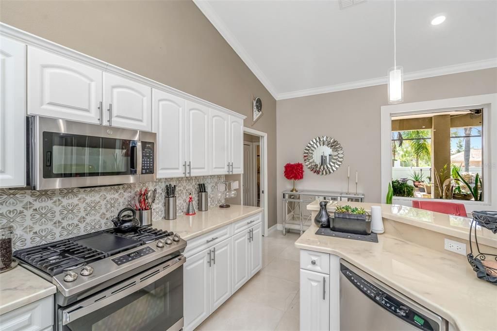 En Venta: $675,000 (3 camas, 3 baños, 2636 Pies cuadrados)