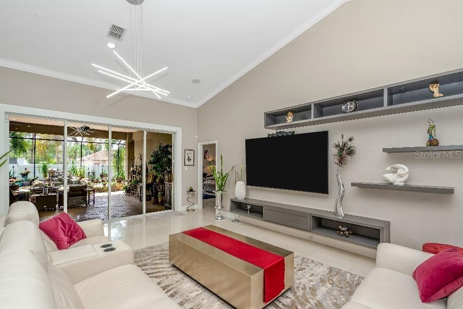 En Venta: $675,000 (3 camas, 3 baños, 2636 Pies cuadrados)