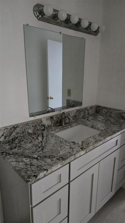 В аренду: $1,300 (2 спален, 2 ванн, 934 Квадратных фут)