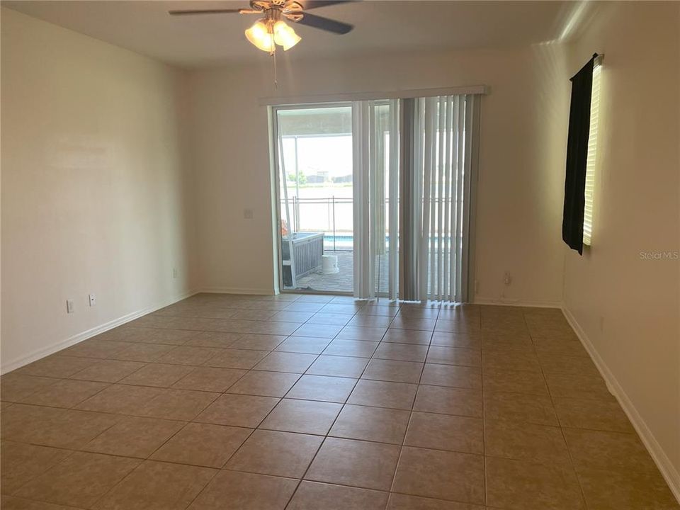 For Sale: $699,999 (5 beds, 3 baths, 4129 Square Feet)