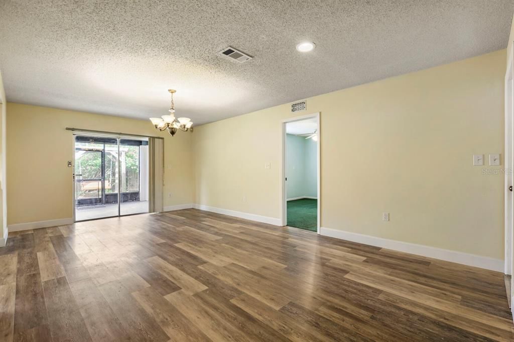 Active With Contract: $395,000 (3 beds, 2 baths, 1256 Square Feet)
