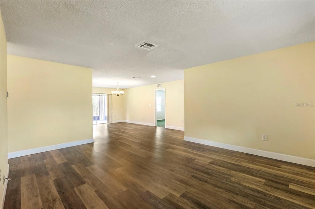 Active With Contract: $395,000 (3 beds, 2 baths, 1256 Square Feet)