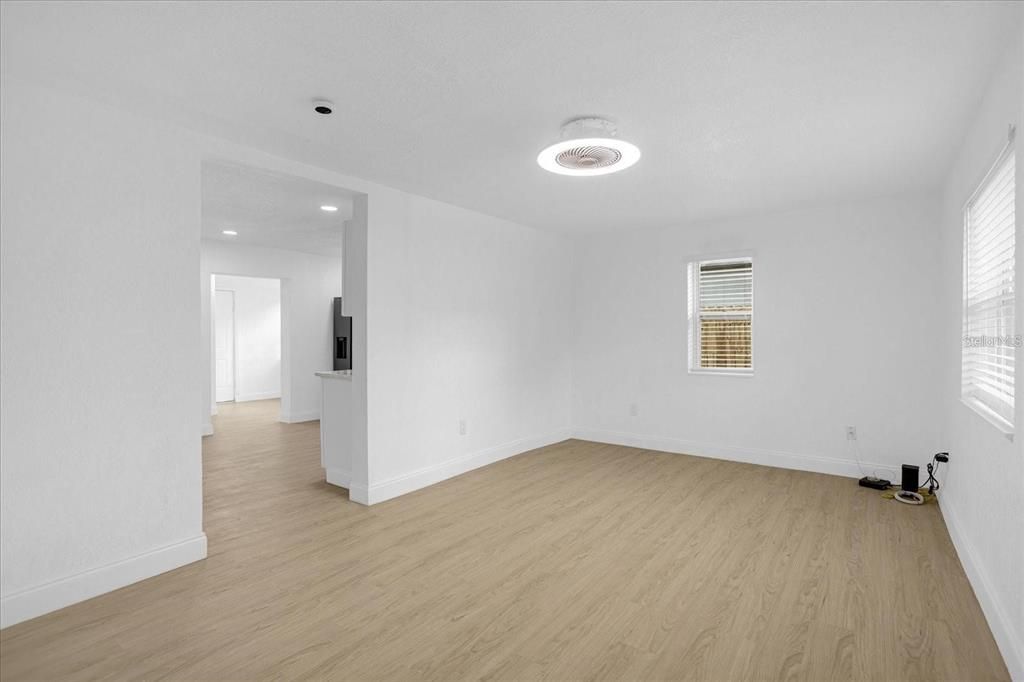 В аренду: $2,200 (3 спален, 1 ванн, 1156 Квадратных фут)