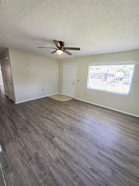 For Rent: $1,700 (3 beds, 2 baths, 1052 Square Feet)