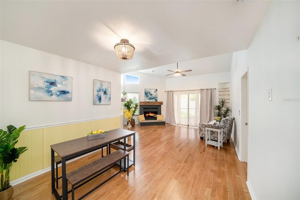 For Rent: $2,400 (2 beds, 2 baths, 1030 Square Feet)