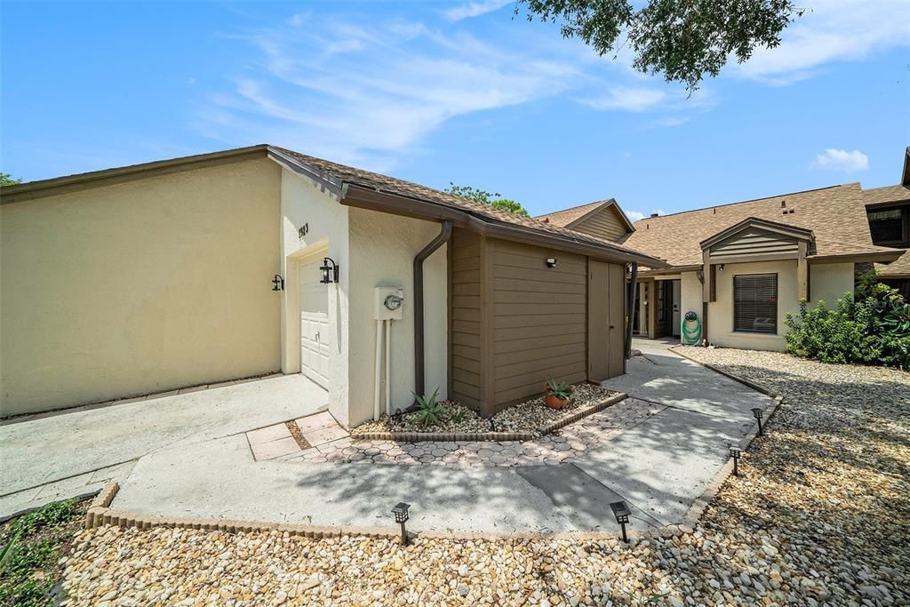 For Rent: $2,400 (2 beds, 2 baths, 1030 Square Feet)