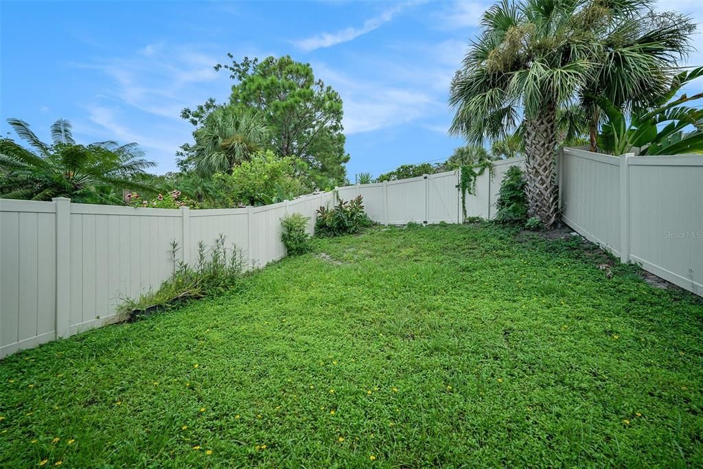 For Rent: $2,400 (2 beds, 2 baths, 1030 Square Feet)