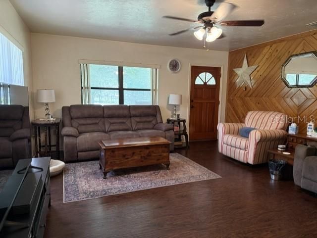 For Sale: $225,000 (2 beds, 2 baths, 1452 Square Feet)