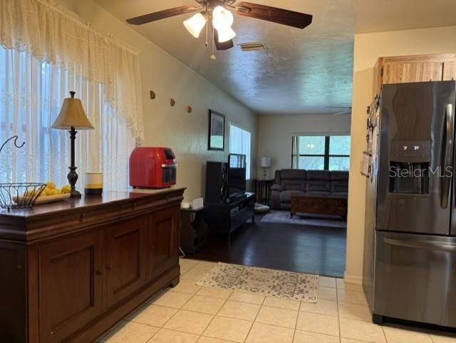 For Sale: $225,000 (2 beds, 2 baths, 1452 Square Feet)
