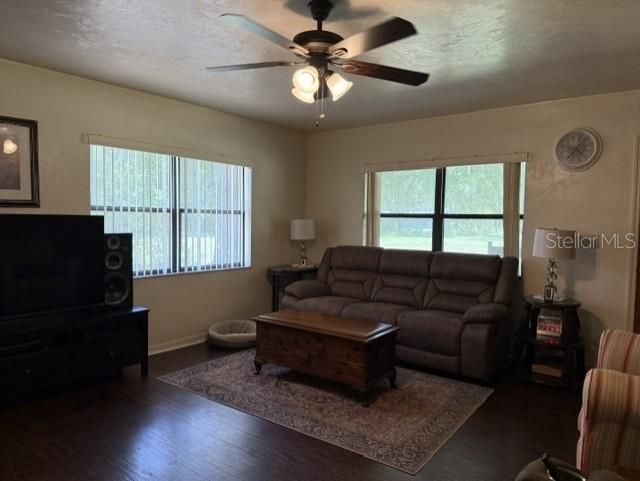 For Sale: $225,000 (2 beds, 2 baths, 1452 Square Feet)