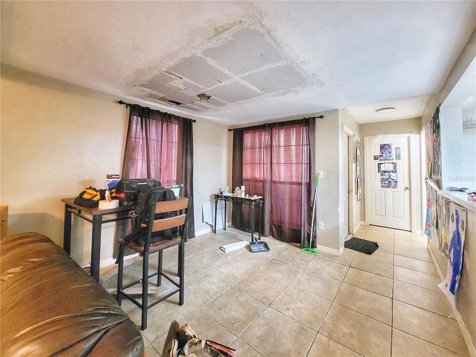 En Venta: $129,900 (3 camas, 2 baños, 1370 Pies cuadrados)