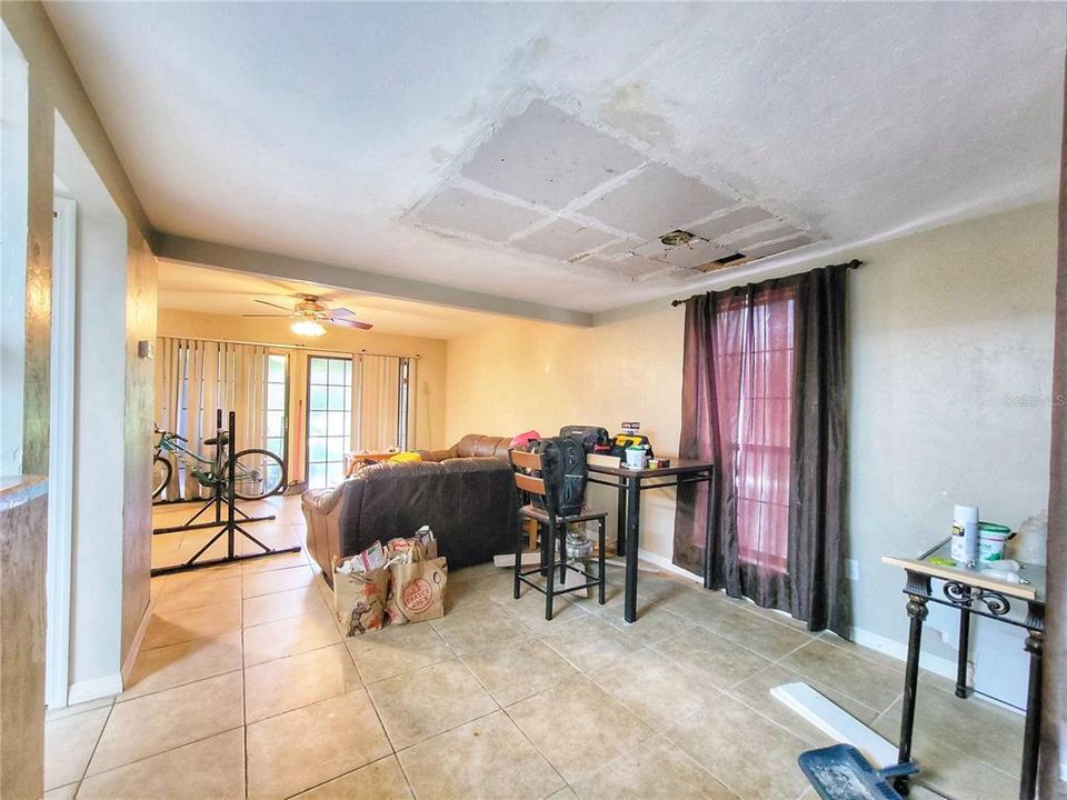 En Venta: $129,900 (3 camas, 2 baños, 1370 Pies cuadrados)
