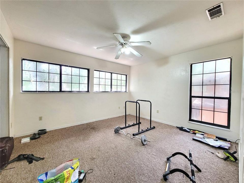 En Venta: $129,900 (3 camas, 2 baños, 1370 Pies cuadrados)