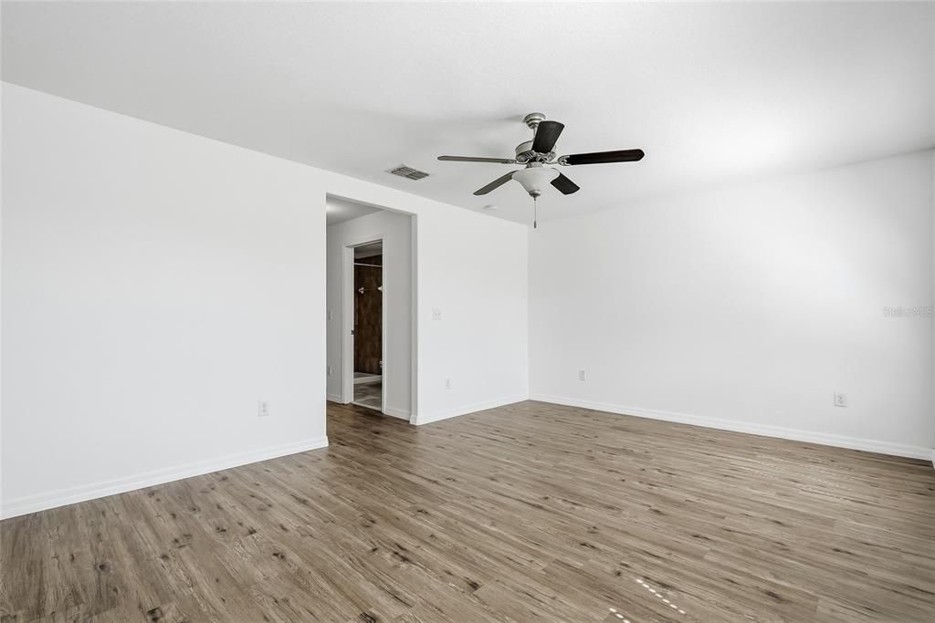 For Sale: $249,000 (3 beds, 2 baths, 1668 Square Feet)
