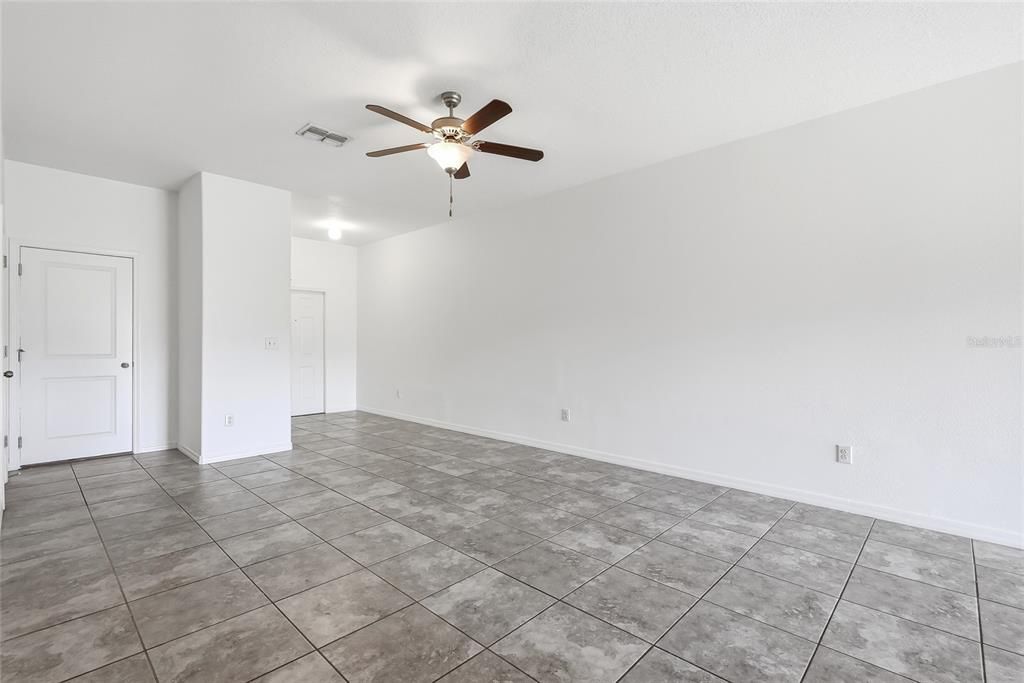 For Sale: $249,000 (3 beds, 2 baths, 1668 Square Feet)