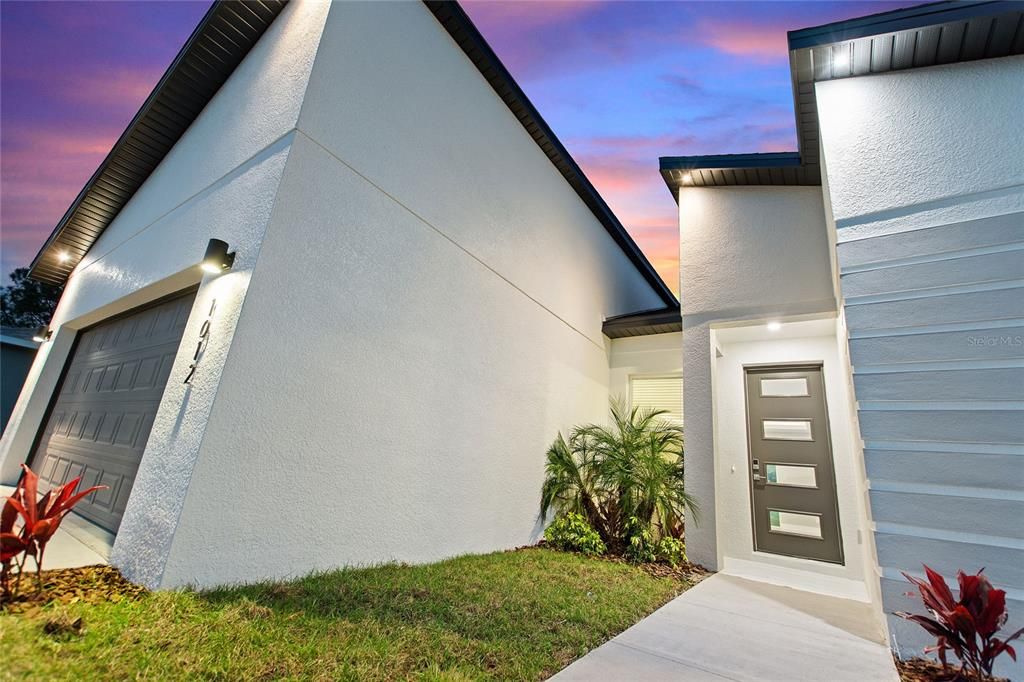 В аренду: $2,000 (4 спален, 2 ванн, 1670 Квадратных фут)