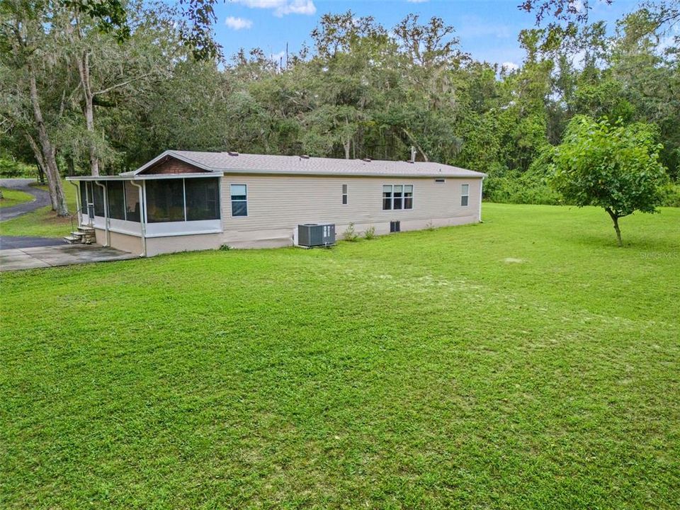 For Sale: $365,000 (3 beds, 2 baths, 1899 Square Feet)