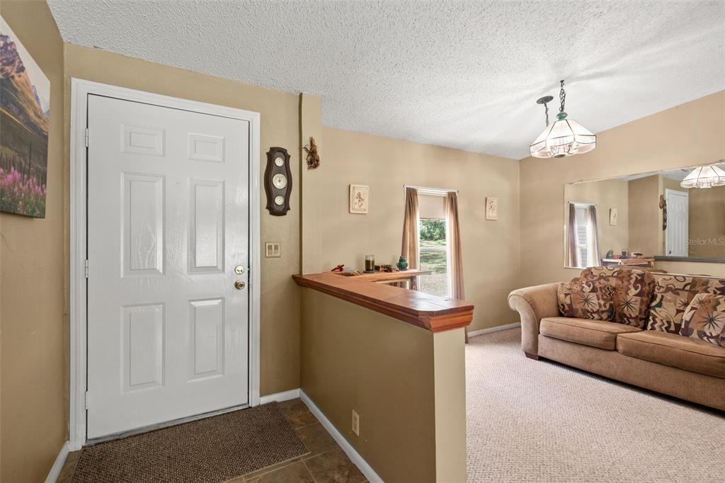 For Sale: $365,000 (3 beds, 2 baths, 1899 Square Feet)