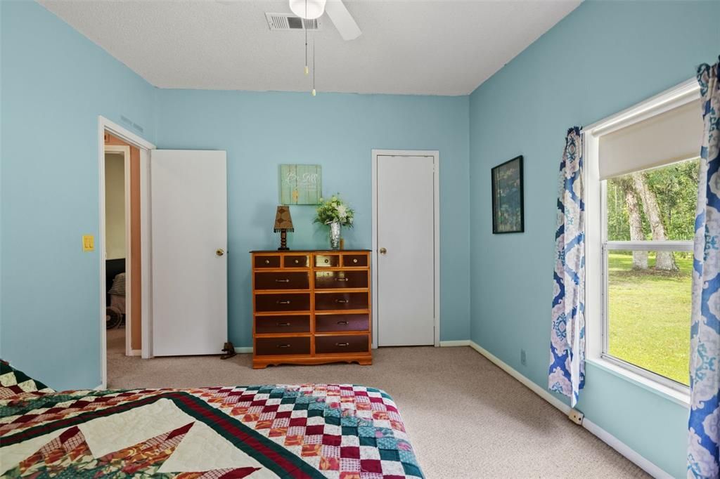 For Sale: $365,000 (3 beds, 2 baths, 1899 Square Feet)