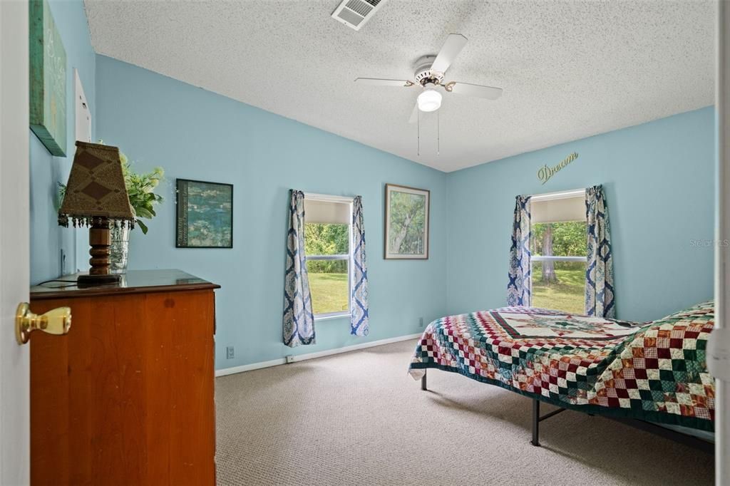 For Sale: $365,000 (3 beds, 2 baths, 1899 Square Feet)