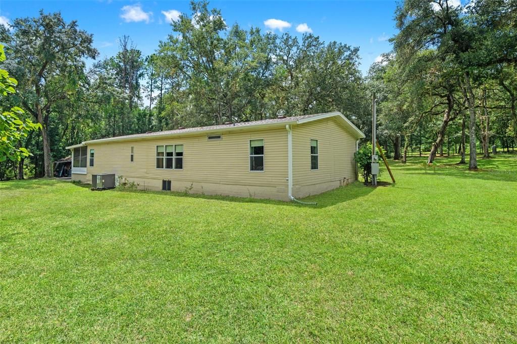 For Sale: $365,000 (3 beds, 2 baths, 1899 Square Feet)