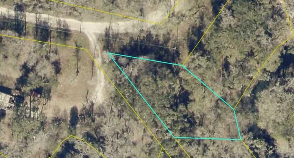 待售: $14,000 (0.23 acres)