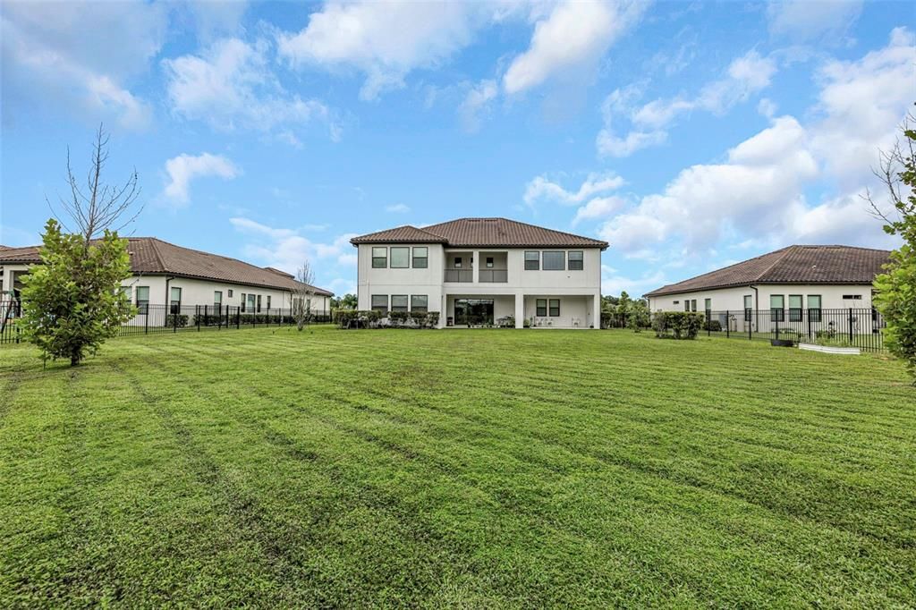 For Sale: $1,399,000 (6 beds, 4 baths, 5629 Square Feet)