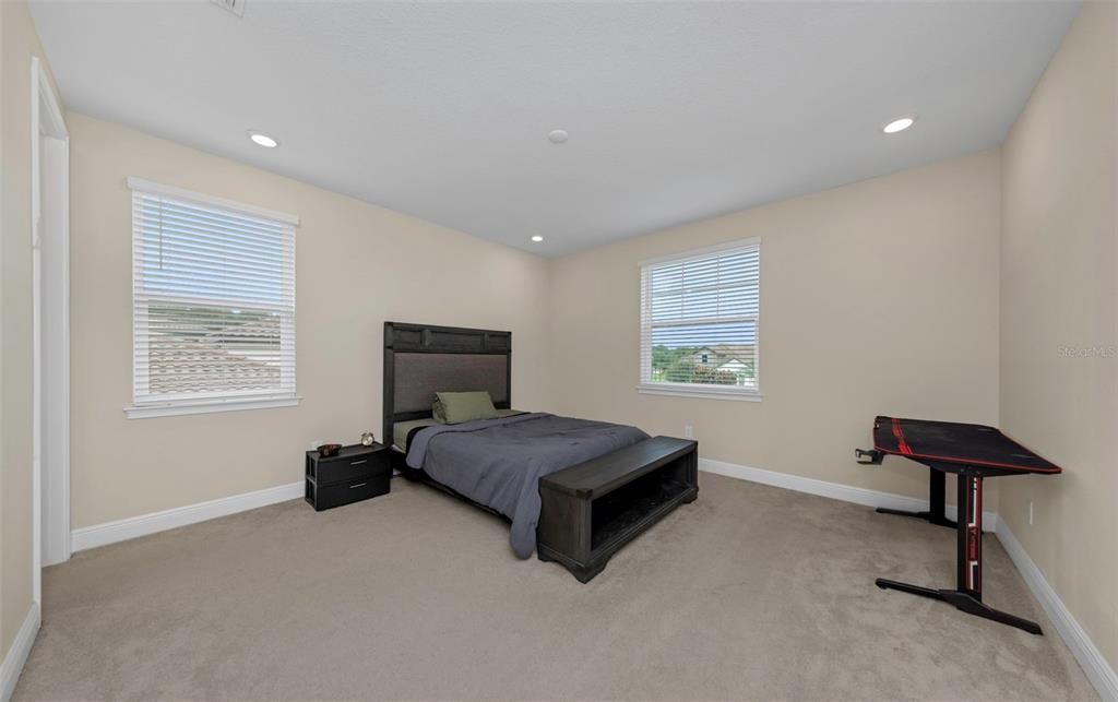 For Sale: $1,399,000 (6 beds, 4 baths, 5629 Square Feet)