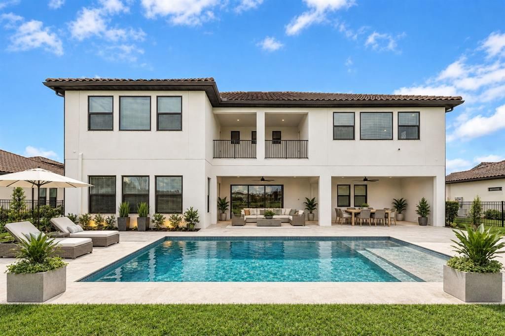 For Sale: $1,399,000 (6 beds, 4 baths, 5629 Square Feet)