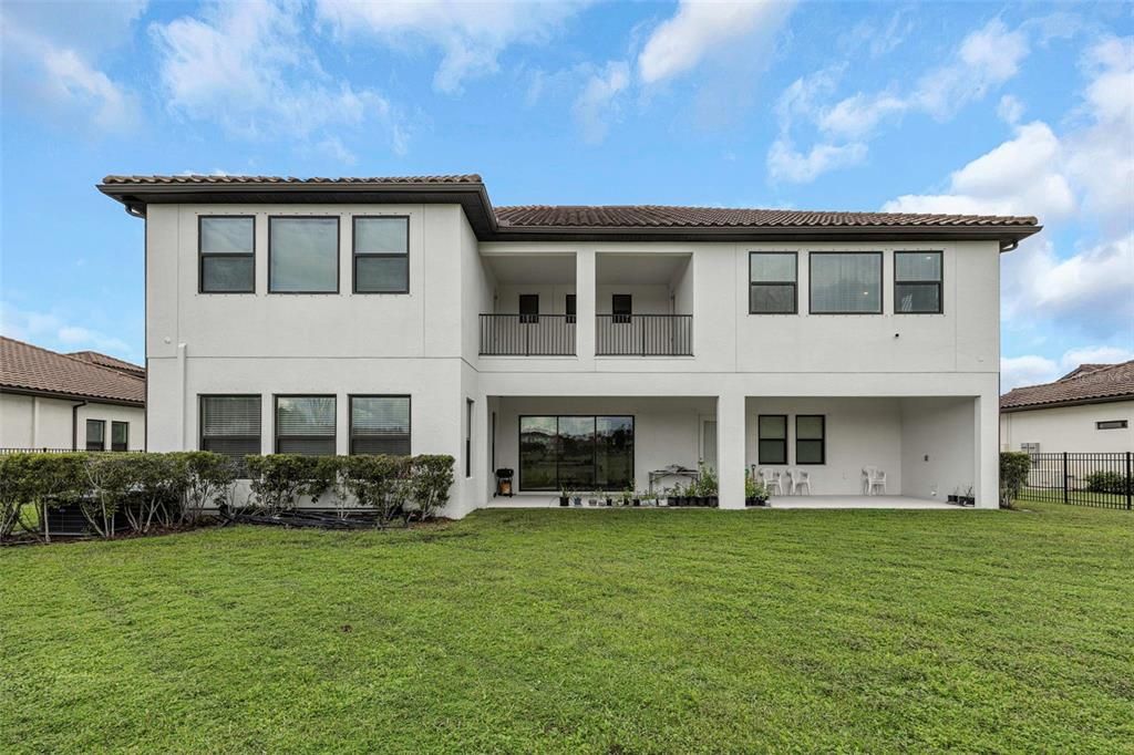 For Sale: $1,399,000 (6 beds, 4 baths, 5629 Square Feet)