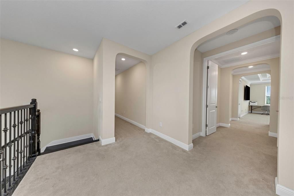 For Sale: $1,399,000 (6 beds, 4 baths, 5629 Square Feet)