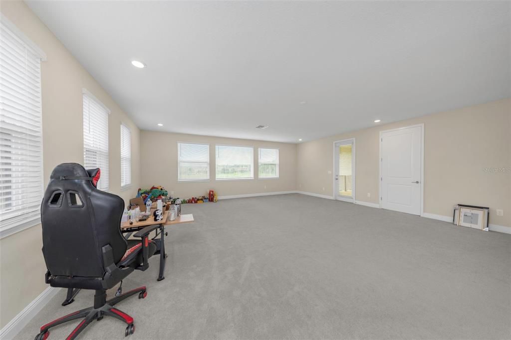 For Sale: $1,399,000 (6 beds, 4 baths, 5629 Square Feet)