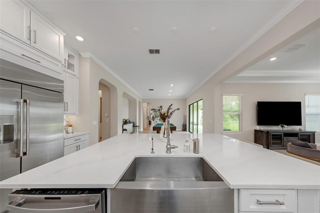 For Sale: $1,399,000 (6 beds, 4 baths, 5629 Square Feet)