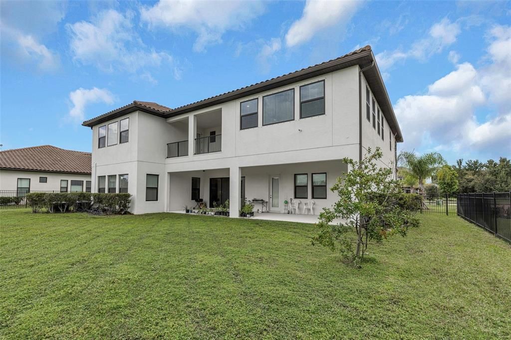 For Sale: $1,399,000 (6 beds, 4 baths, 5629 Square Feet)
