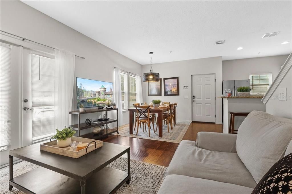 For Rent: $2,700 (4 beds, 3 baths, 1694 Square Feet)