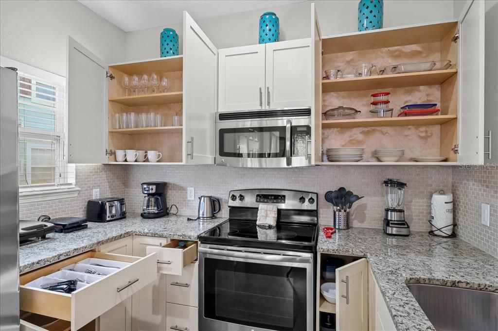 For Rent: $2,700 (4 beds, 3 baths, 1694 Square Feet)