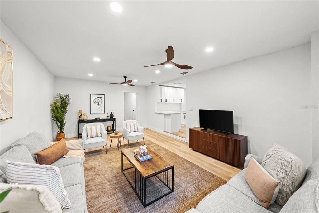 For Sale: $549,000 (5 beds, 3 baths, 2364 Square Feet)