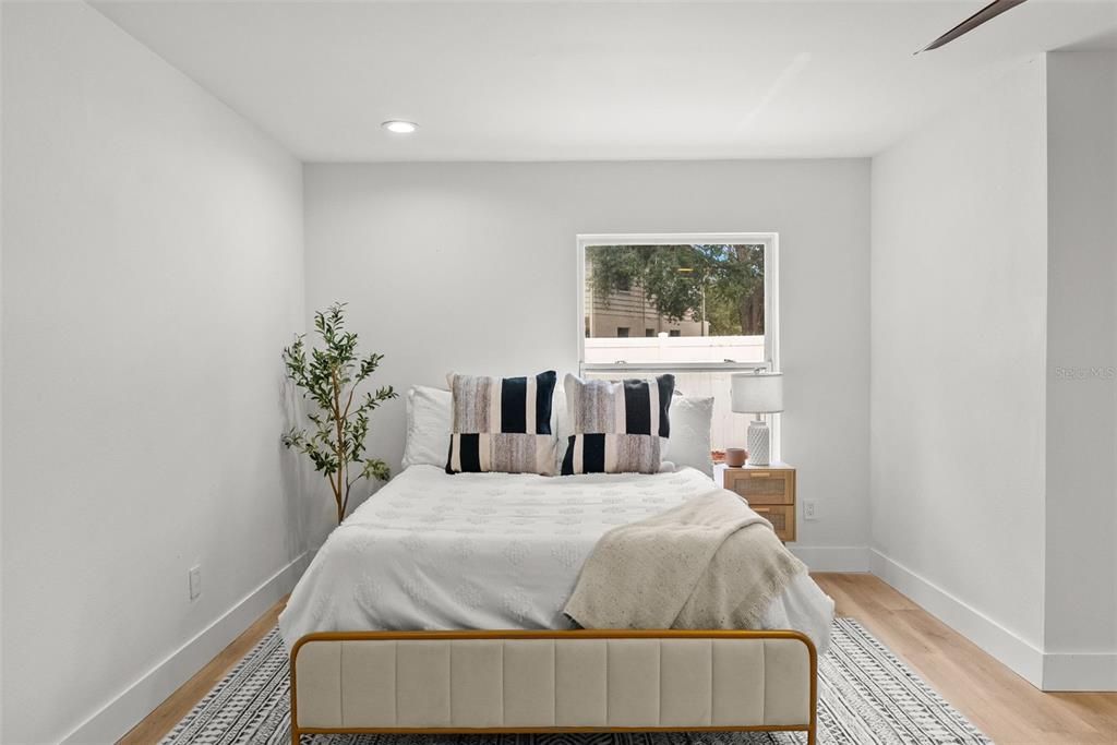 For Sale: $549,000 (5 beds, 3 baths, 2364 Square Feet)