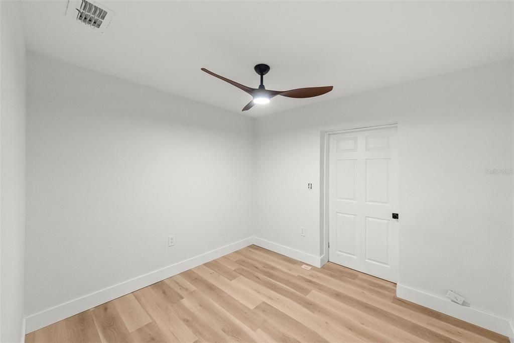 For Sale: $549,000 (5 beds, 3 baths, 2364 Square Feet)