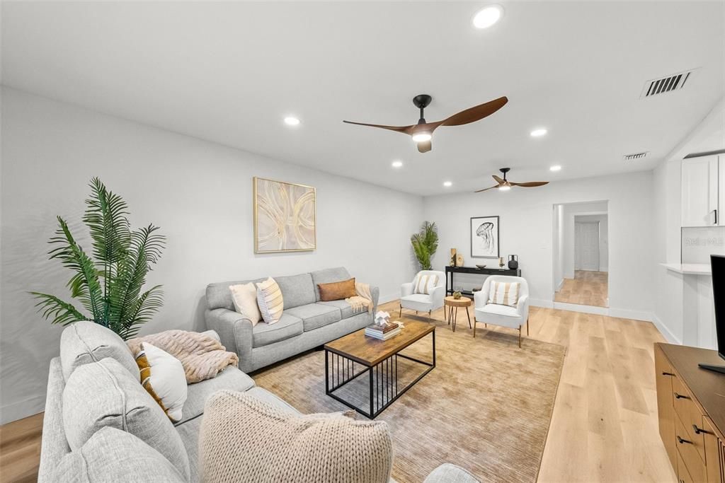 For Sale: $549,000 (5 beds, 3 baths, 2364 Square Feet)