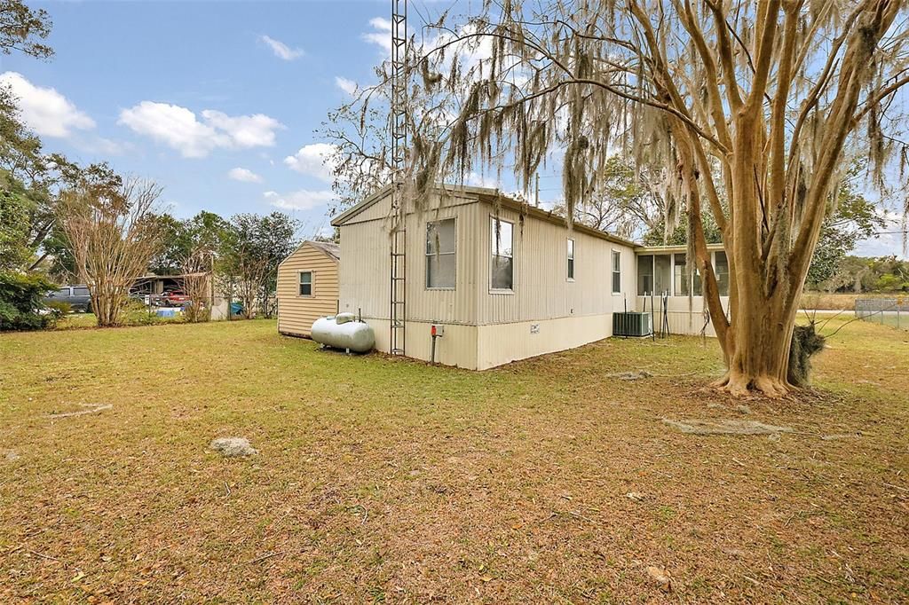For Sale: $125,000 (2 beds, 1 baths, 840 Square Feet)